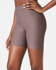 SPANXsupersmooth™ Essential Mid-Thigh Short