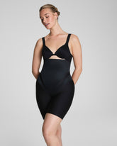 SPANXsupersculpt™ Transform High-Waisted Mid-Thigh Short | Very Black