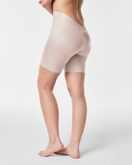 SPANXshape™ Suit Your Fancy Low-Back Mid-Thigh Short
