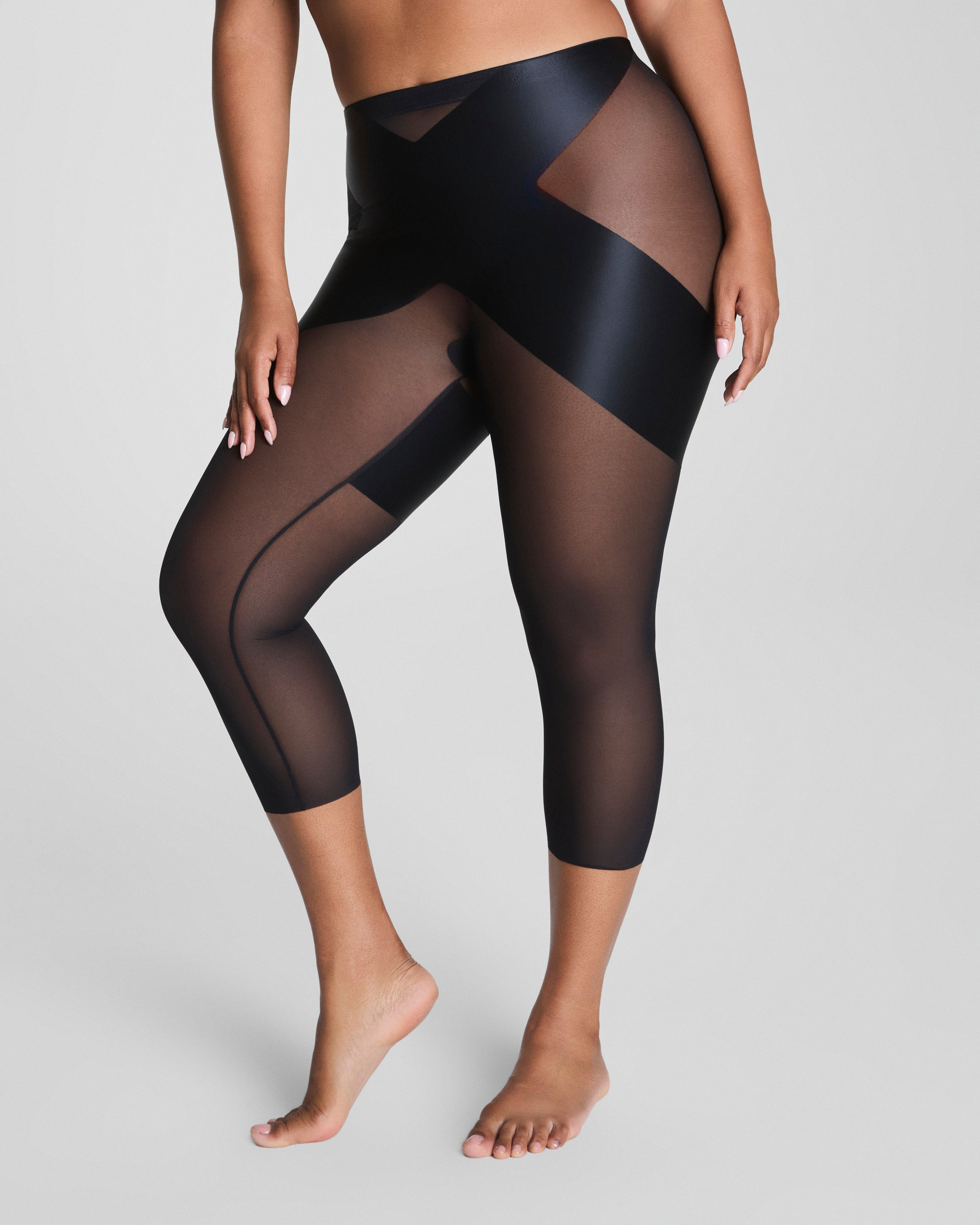 SPANXshape™ Satin-X™ Capri | Very Black