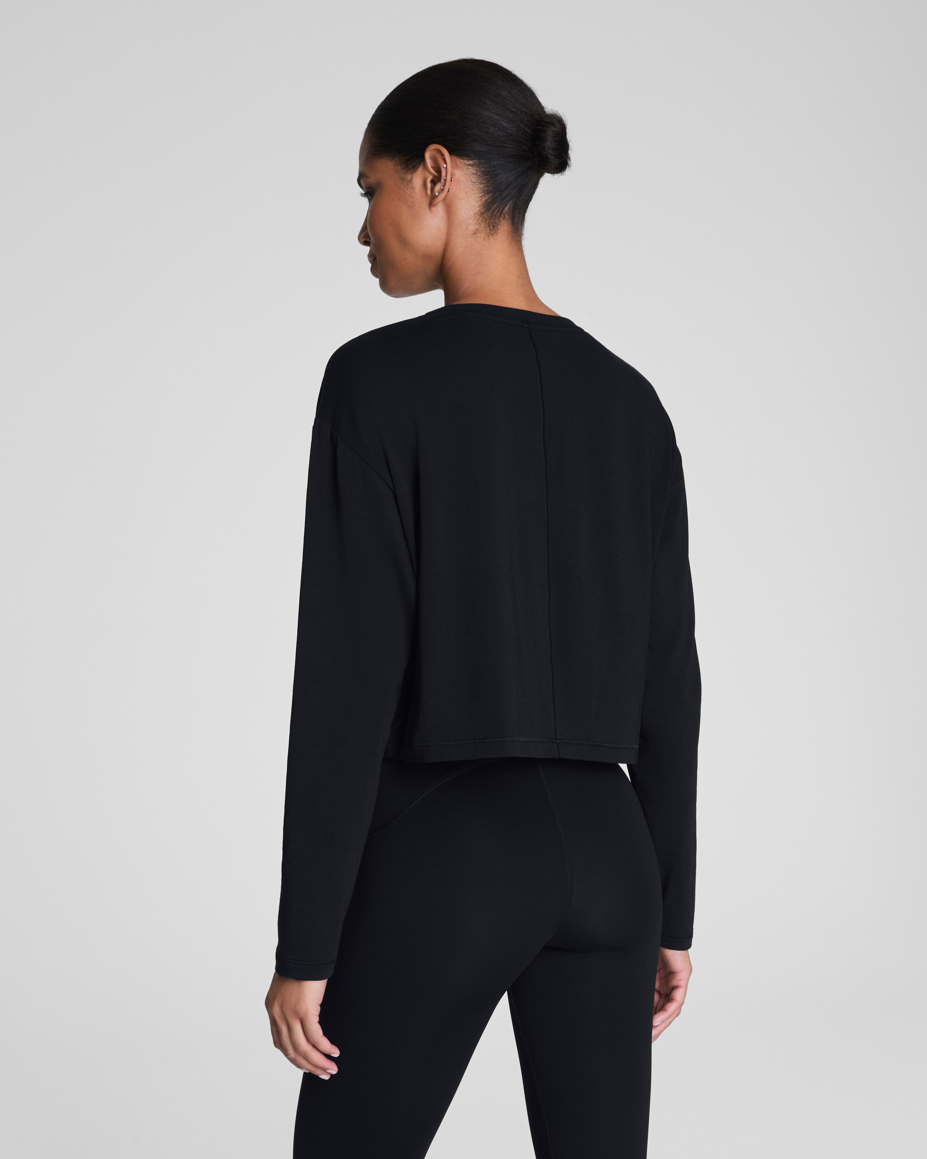 SPANX® Outpace Cropped Long Sleeve Top | Very Black