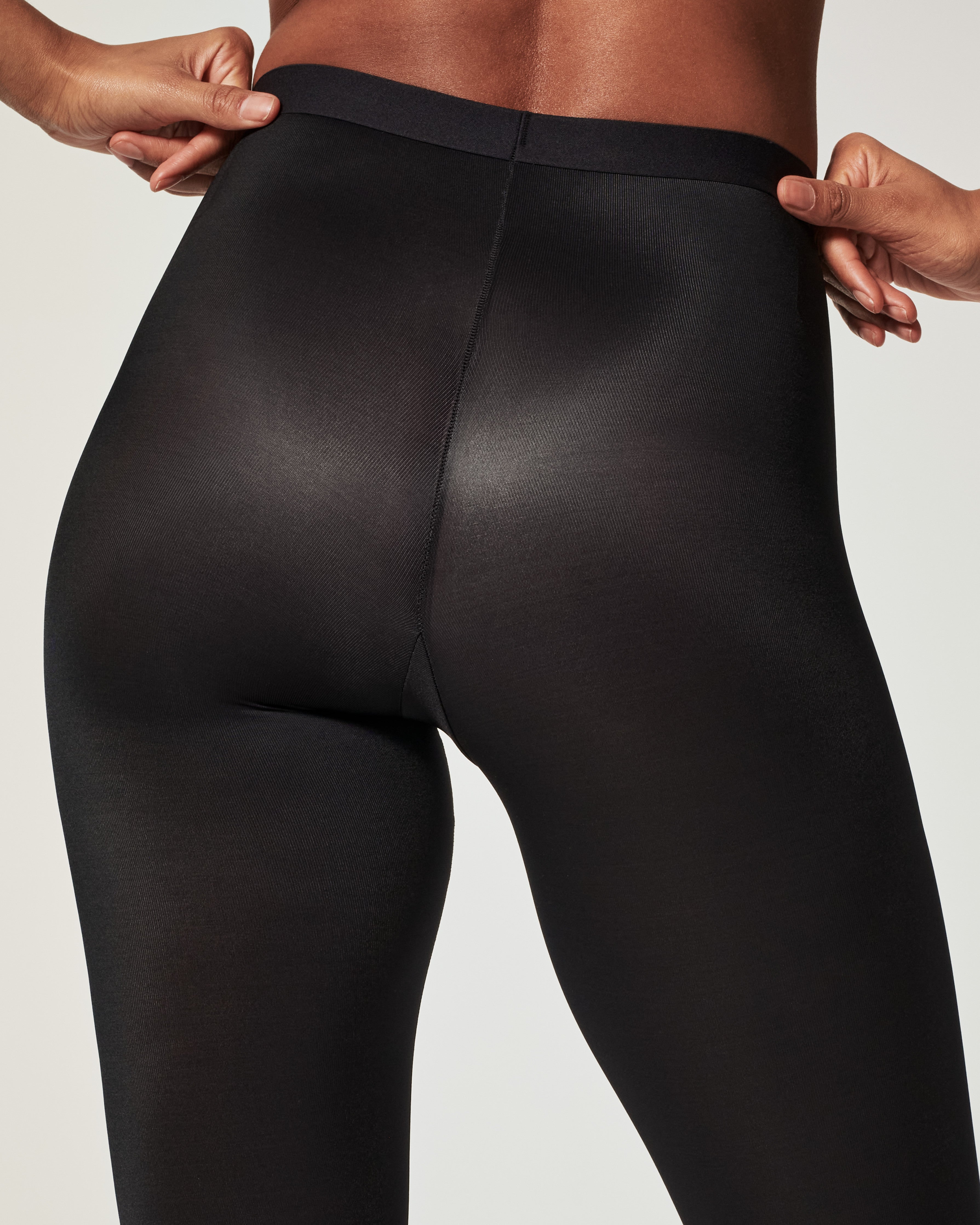 SPANXshape™ Invisible Capri | Very Black